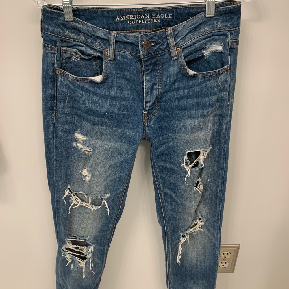 american eagle denim ripped mom jeans